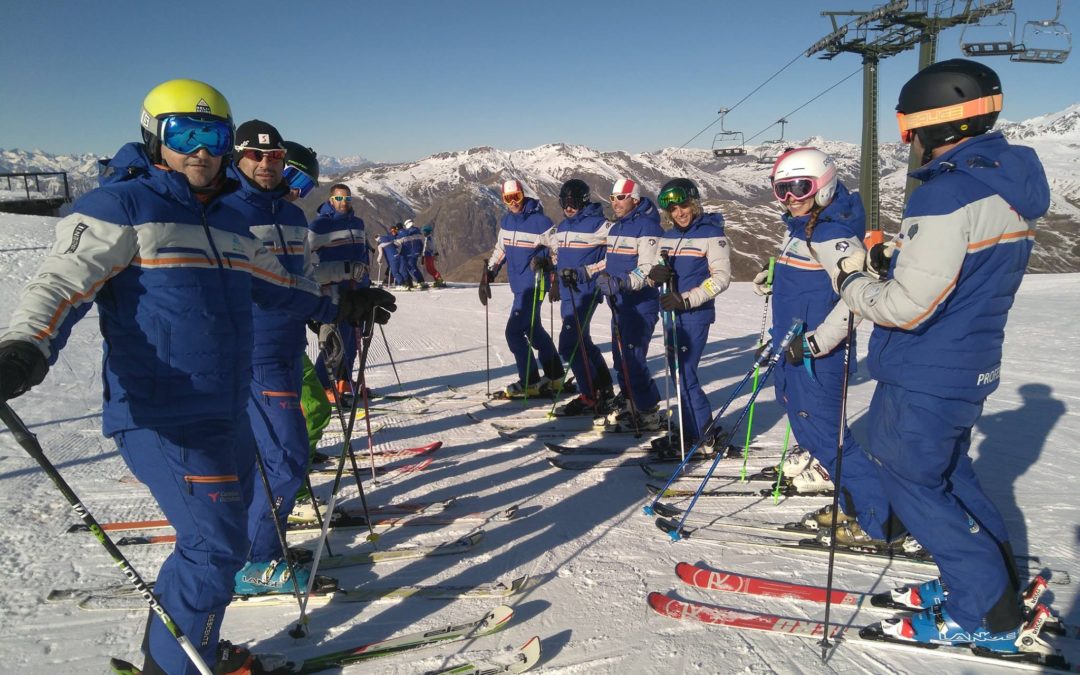 The Ski camp teachers team conducted a club-oriented course